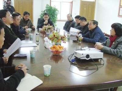 安慶市政協(xié)副主席戴德民、市政府副秘書(shū)長(cháng)葉玲霞帶隊調研金泉科技